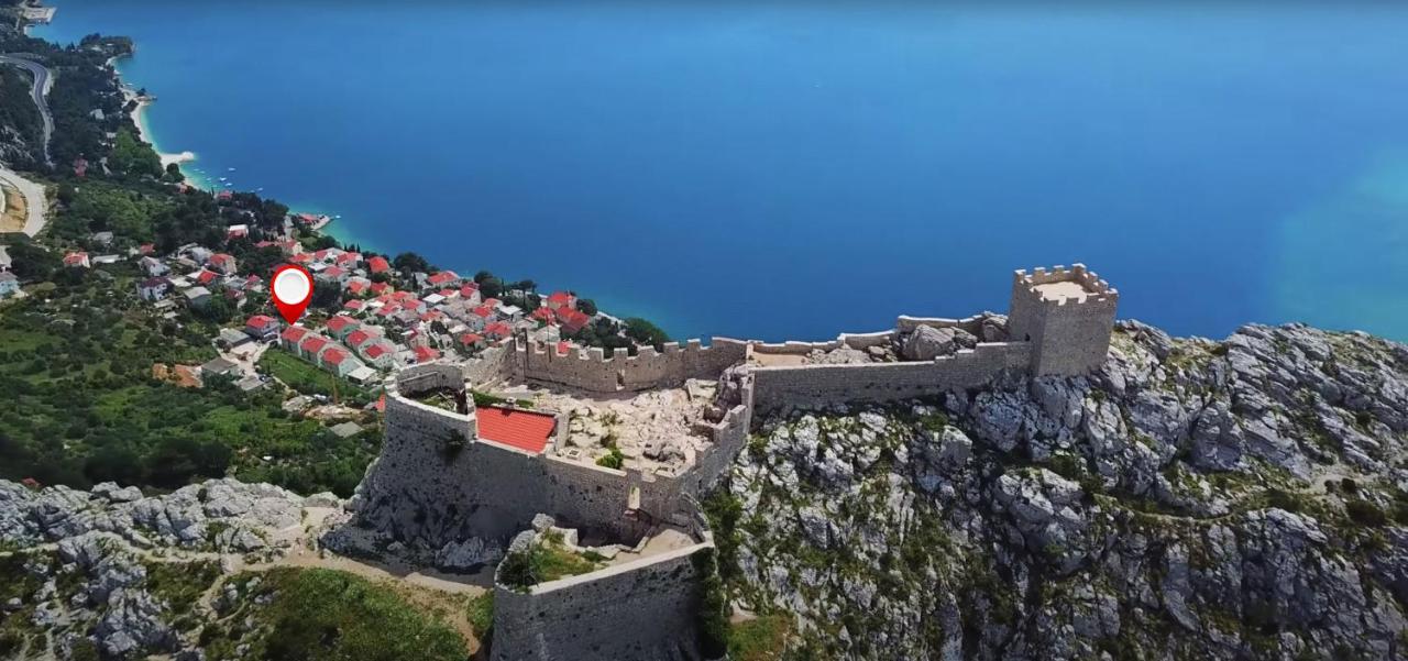 Geek Apartment Omiš Buitenkant foto