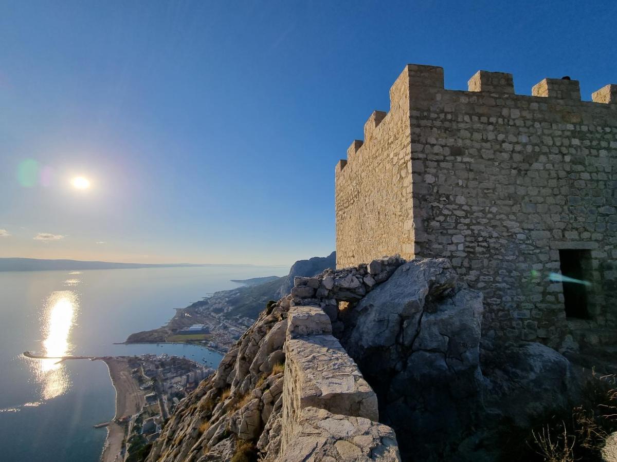 Geek Apartment Omiš Buitenkant foto
