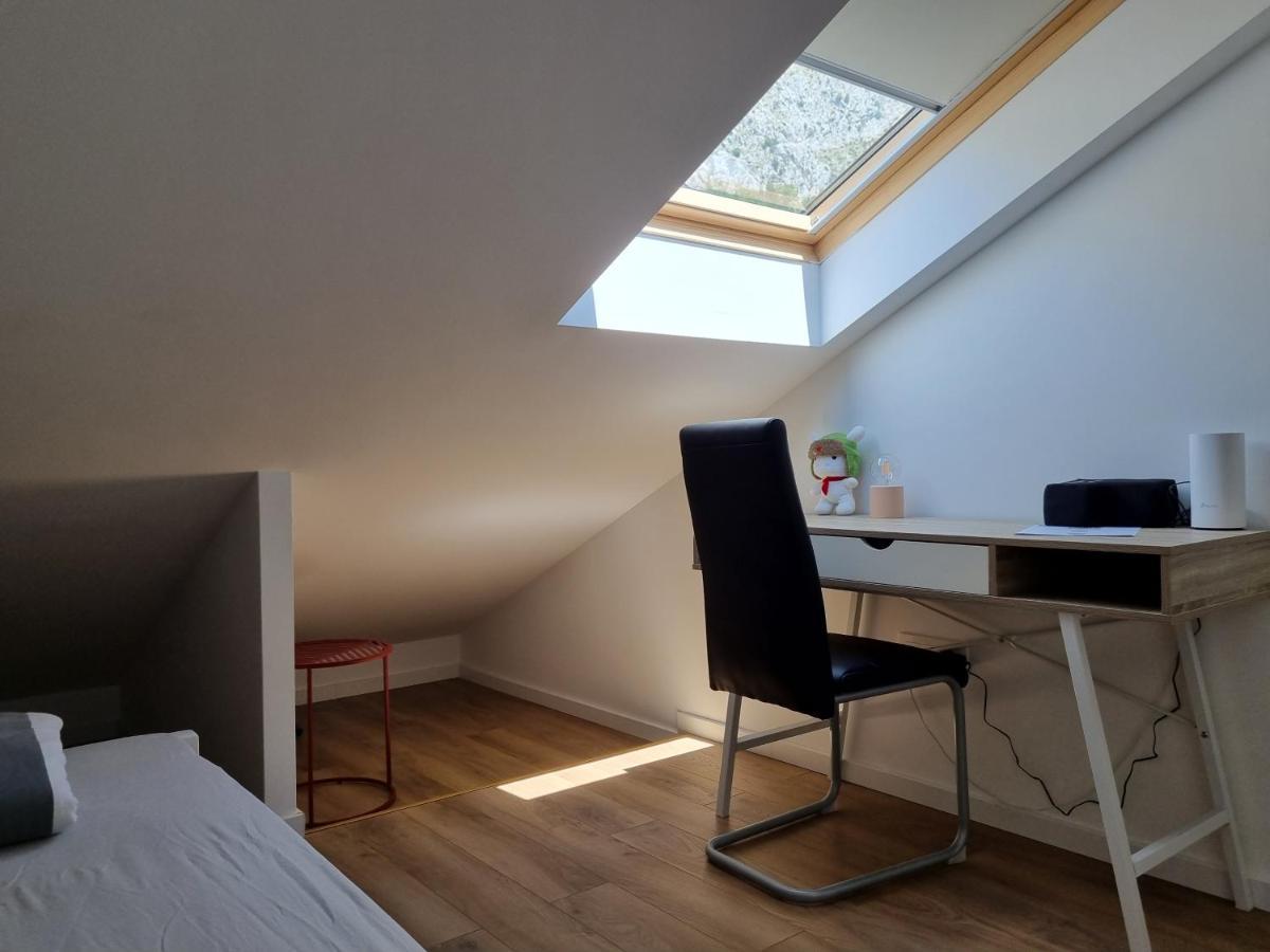 Geek Apartment Omiš Buitenkant foto